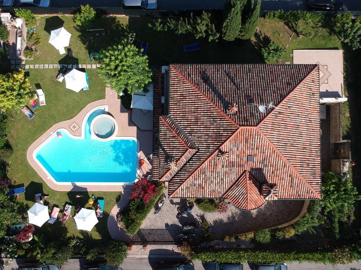 B&B Villa Giulia Desenzano del Garda Dış mekan fotoğraf